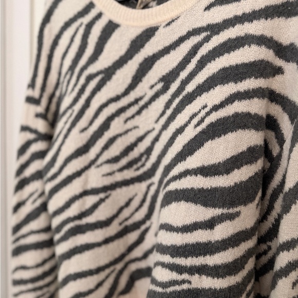 Zebra Print Crew Neck Sweater - Picture 1 of 2